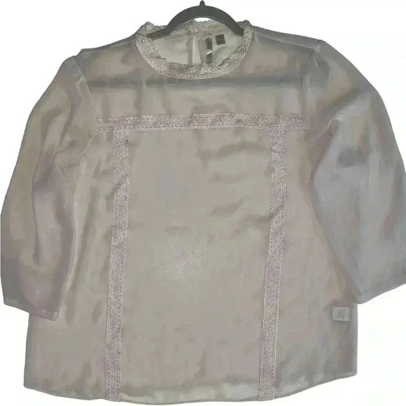 Light pink shear lace key hole back covered button six xl top - Picture 3 of 12